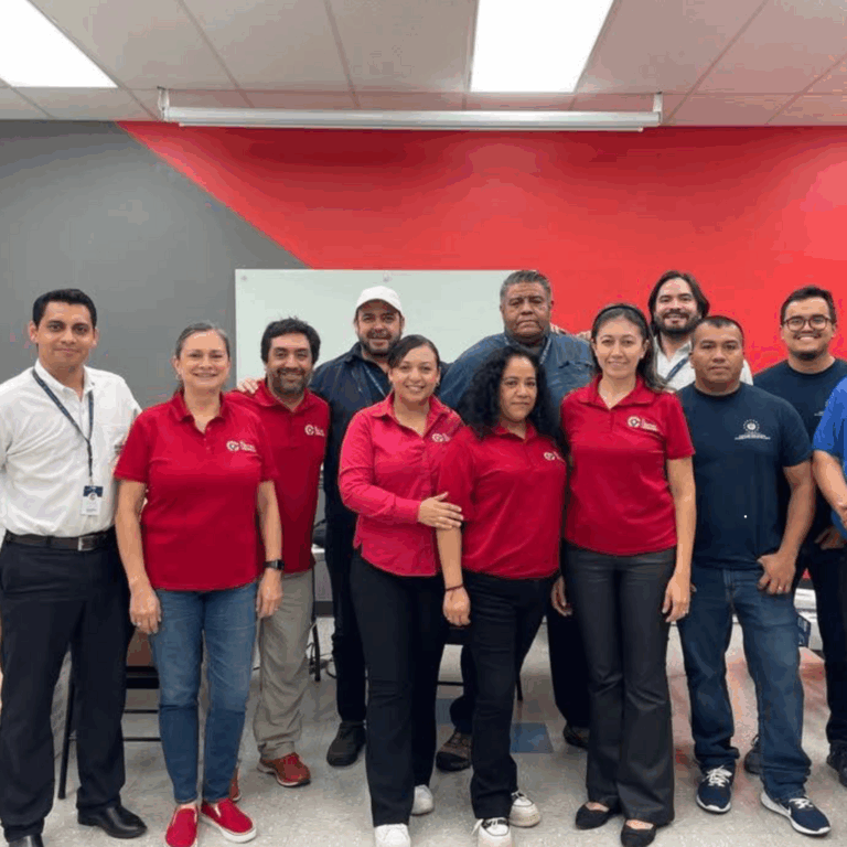 Fortaleciendo los lazos comunitarios: Consulado de El Salvador en El Centro Hispano